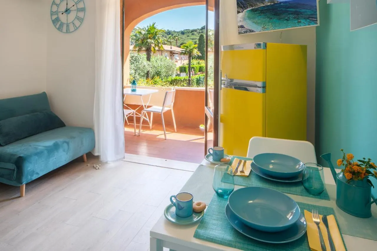Appartamenti LE TRE API Porto Azzurro