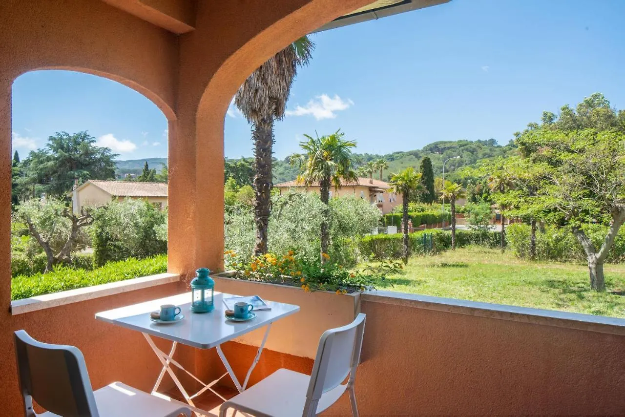 Appartamenti LE TRE API Porto Azzurro