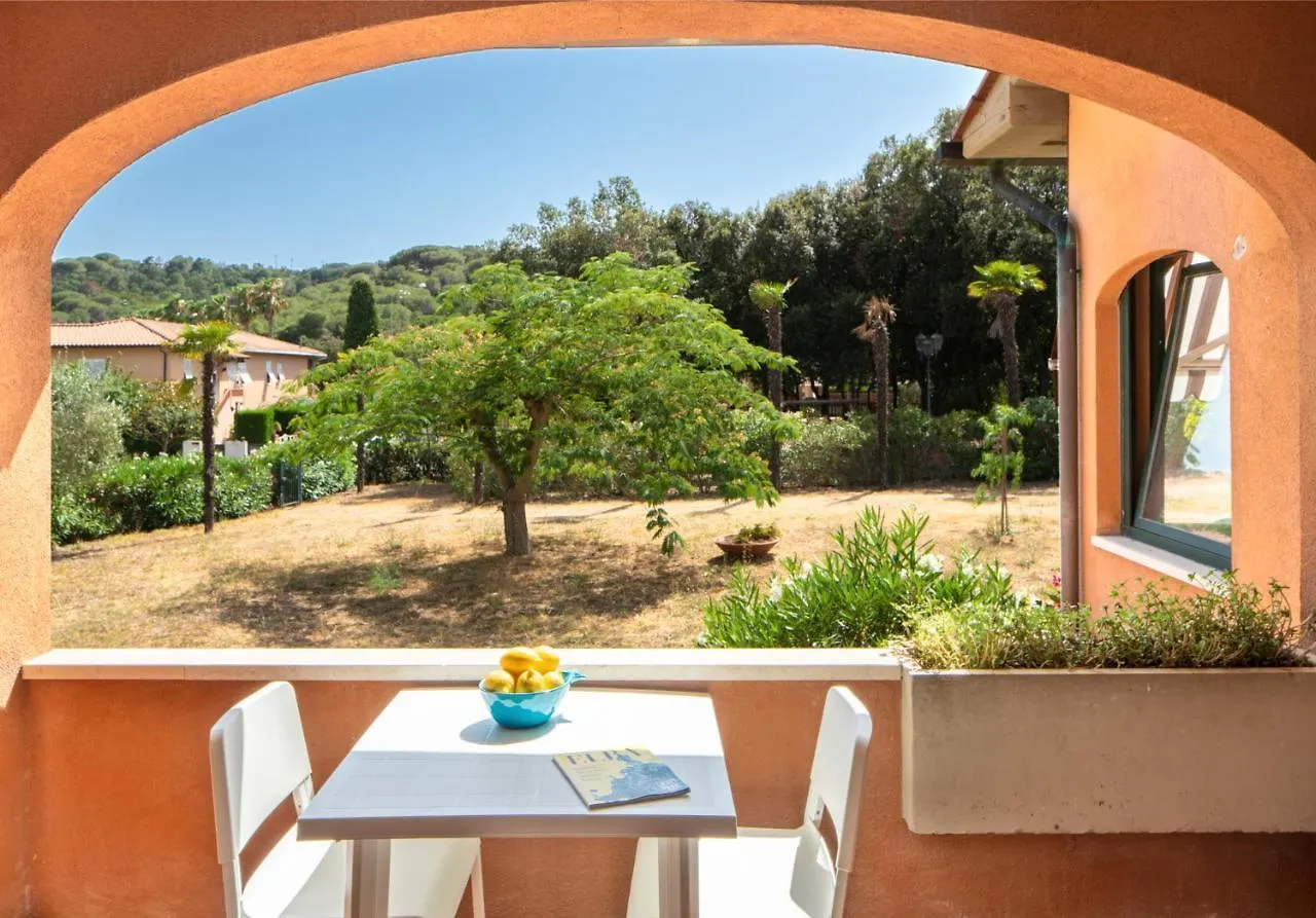 Appartamenti LE TRE API Porto Azzurro